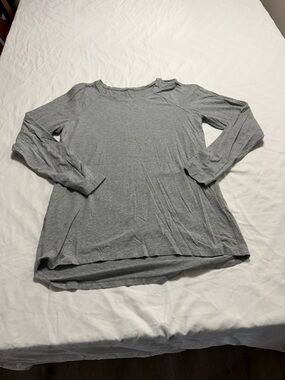 lululemon athletica Heather Gray Long Sleeve Crew Top